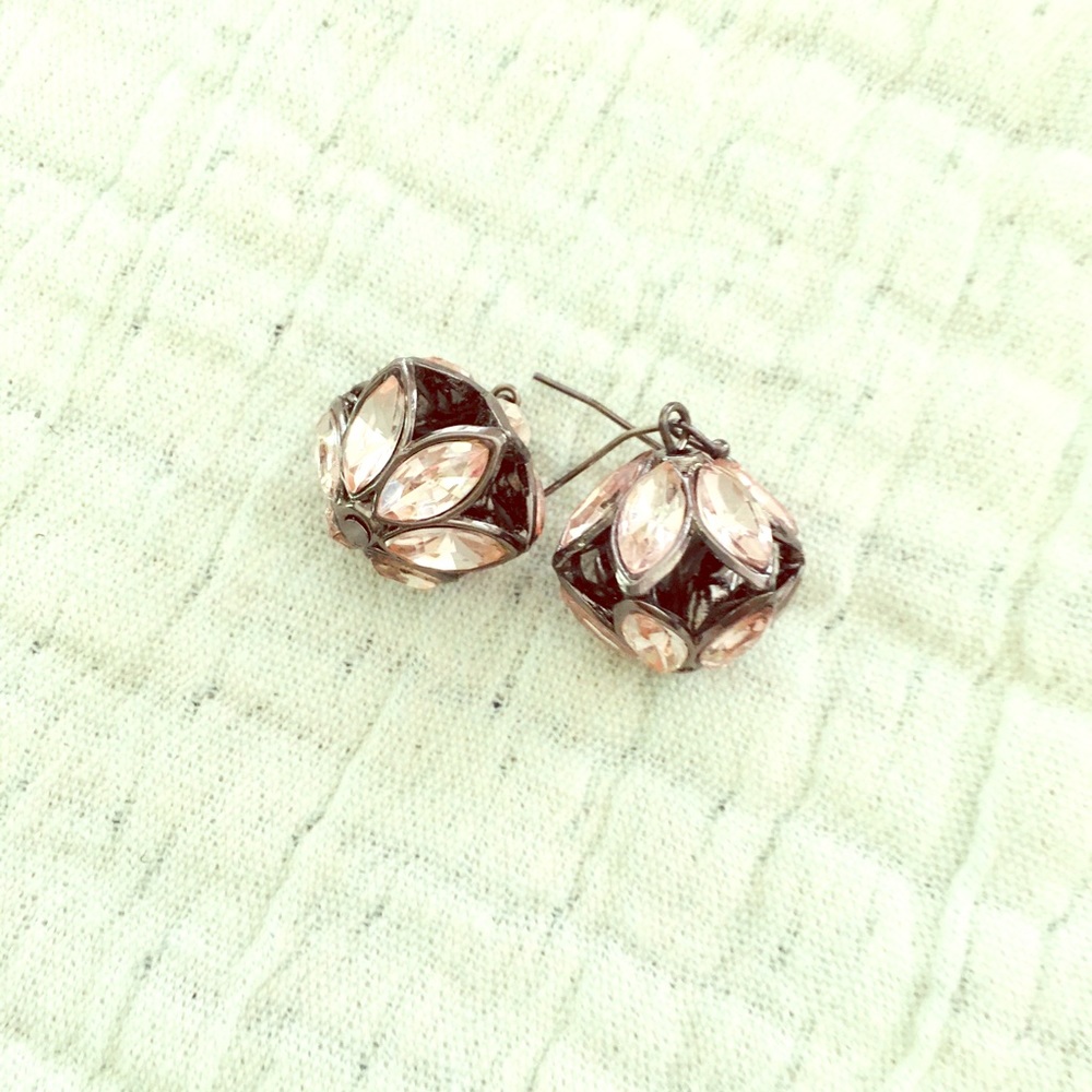 Vintage | Delicate Blush Earrings
